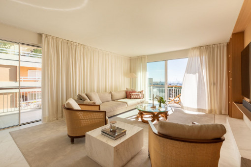 Elegant designer-apartment with terrace and harbour views in Santa Catalina