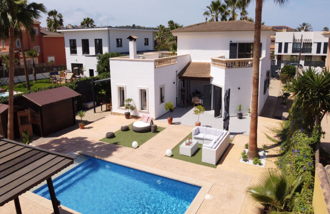 Enchanting villa with touristic rental licence...