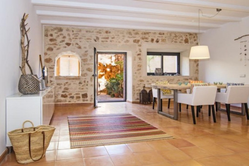 Charming village-house with patio in the heart of Santanyi